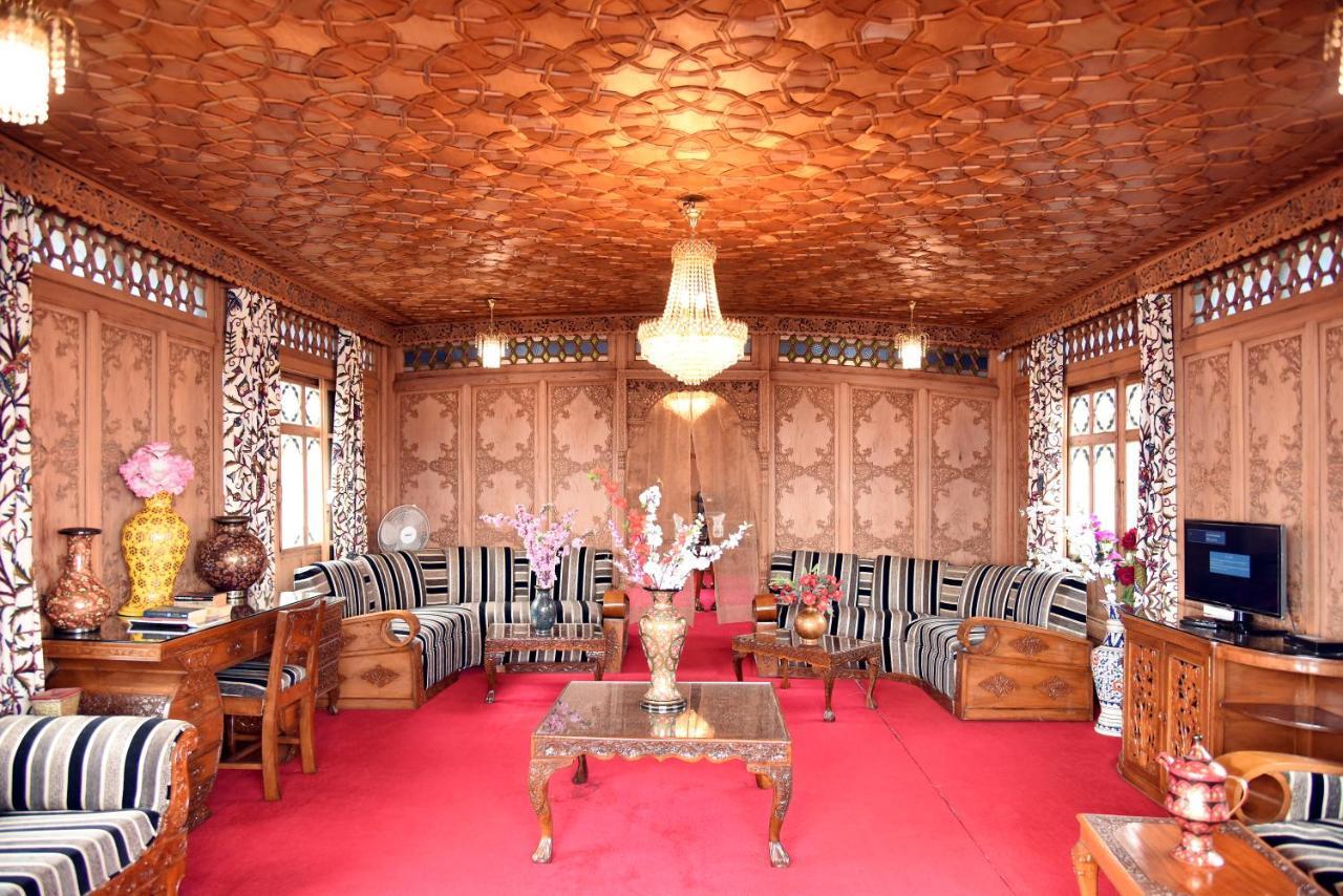 Yadgaar Houseboats Hotel Srīnagar Екстериор снимка