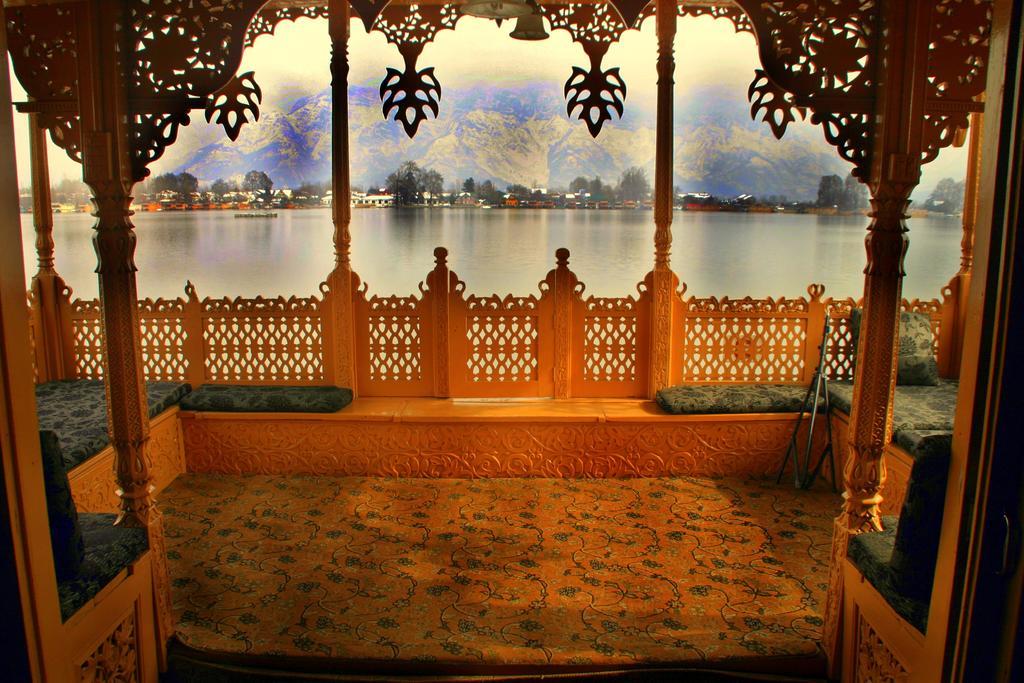 Yadgaar Houseboats Hotel Srīnagar Екстериор снимка