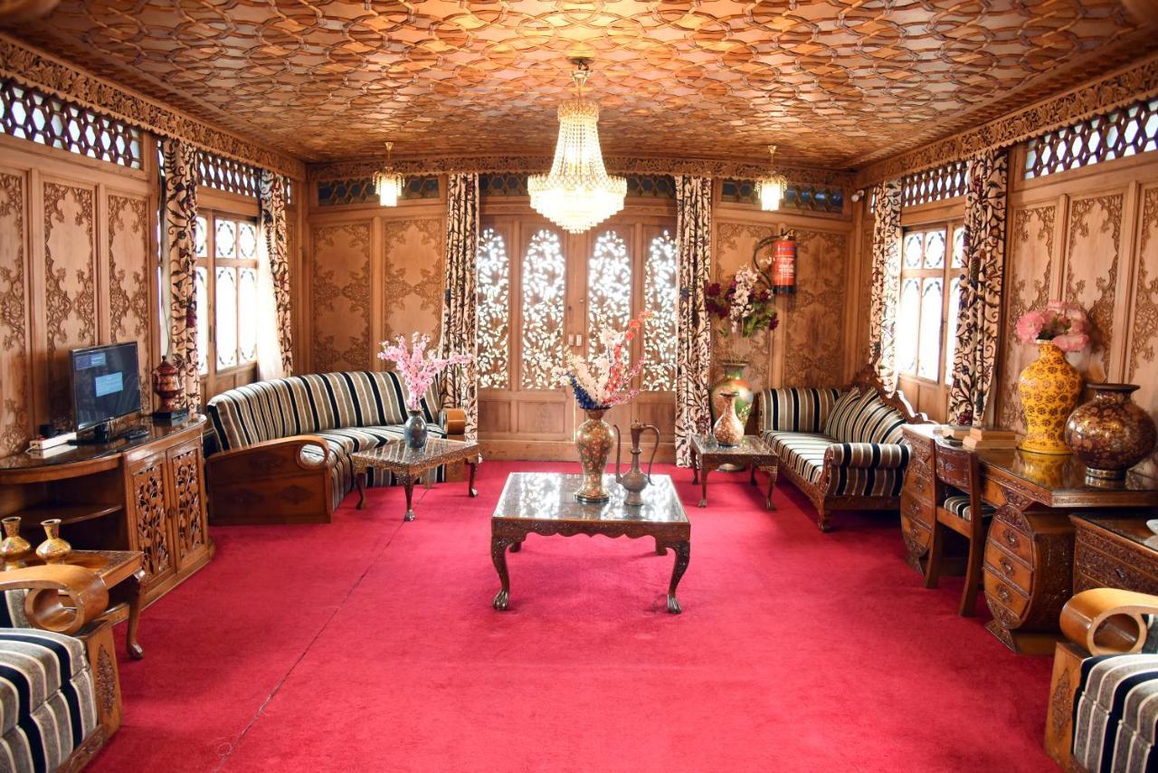 Yadgaar Houseboats Hotel Srīnagar Екстериор снимка
